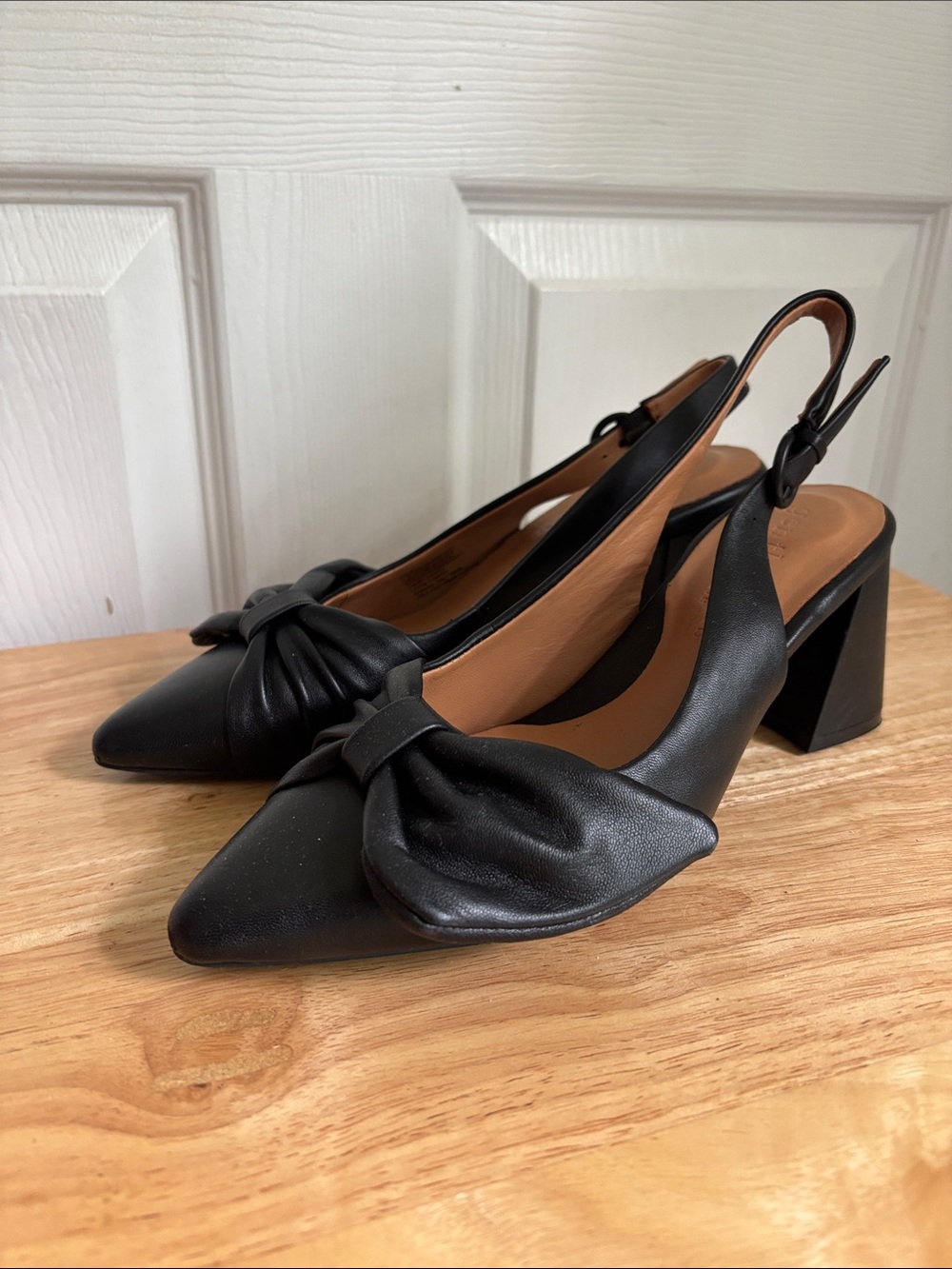 GENTLE SOULS Diana Black Leather upper lined Knot Slingback Heels Size 7.5 Comfy